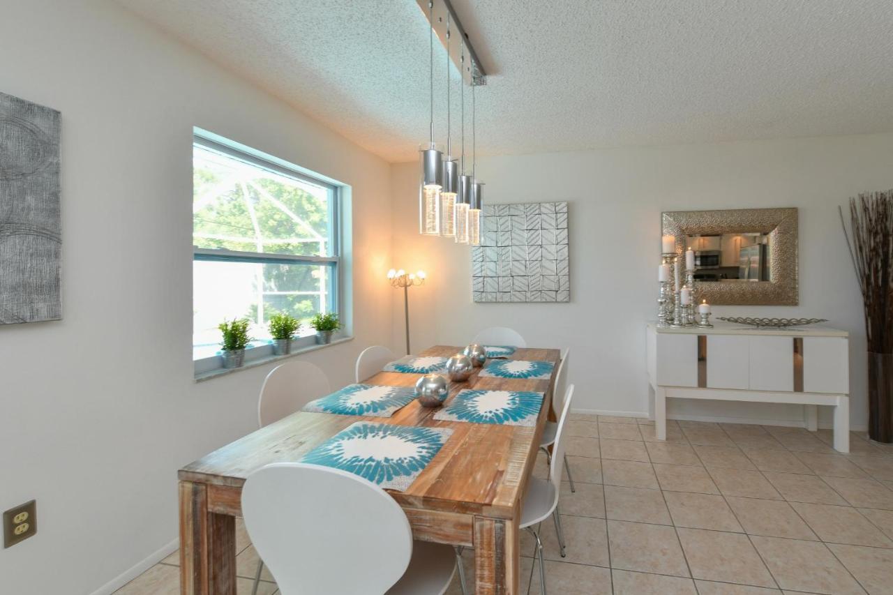 Contemporary Cozy Pool Villa II - Pool & Nearby Beach Venice Bagian luar foto